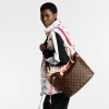 louis-vuitton-neverfull-bandouliere-inside-out-mm-M12257_PM1_Cropped_20worn_20view-7304cc005b86.webp Louis Vuitton LV Neverfull Bandoulire Inside Out Mm Rose 31Cm M12257, Designer Handbags, Womens Purse, luxury bags