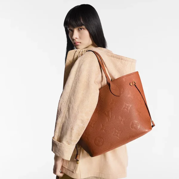 louis-vuitton-neverfull-mm-M12605_PM1_Cropped_20worn_20view-30cd269c0b5c.webp Louis Vuitton Neverfull Mm Tote Bag Cognac Brown 31cm M12605, Designer Handbags, Womens Purse, luxury bags
