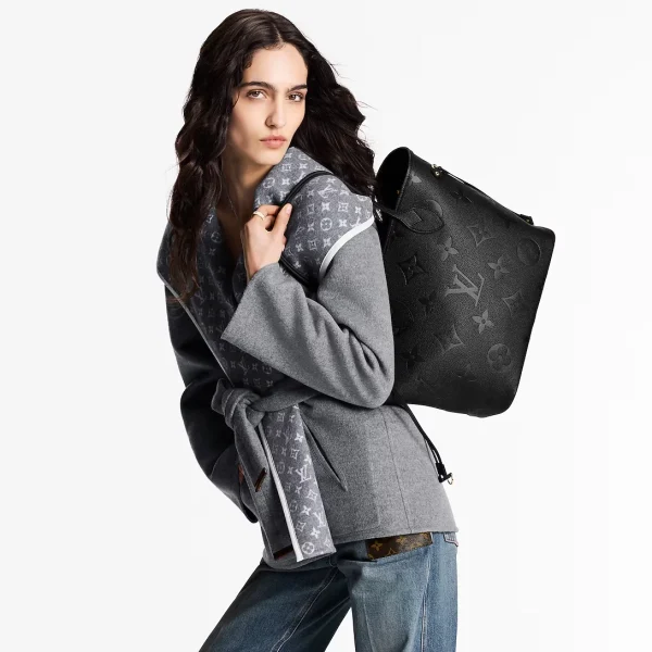 louis-vuitton-neverfull-mm-M45685_PM1_Cropped_20worn_20view-f2d5c88401cf.webp Louis Vuitton Neverfull Mm Tote Bag Black 31cm M45685, Designer Handbags, Womens Purse, luxury bags