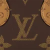louis-vuitton-onthego-east-west-M46653_PM1_Detail-view-7aa53bce123c.webp OnTheGo East West