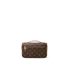 louis-vuitton-pochette-metis-east-west-M46279_PM1_Back-view-a97bd410f25c.webp Pochette Métis East West
