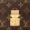 louis-vuitton-pochette-metis-east-west-M46279_PM1_Detail-view-21418156dd46.webp Pochette Métis East West