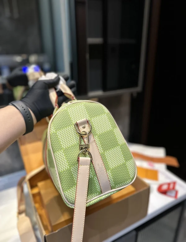 Louis Vuitton Keepall Bandouli Re Damier Canvas Green 35Cm N40671, Designer Handbags, Womens Purse, luxury bags