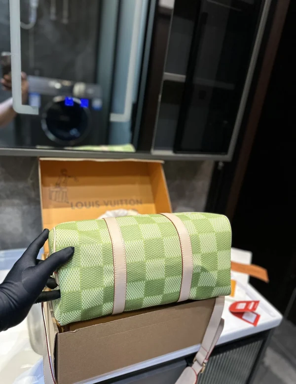 Louis Vuitton Keepall Bandouli Re Damier Canvas Green 35Cm N40671, Designer Handbags, Womens Purse, luxury bags