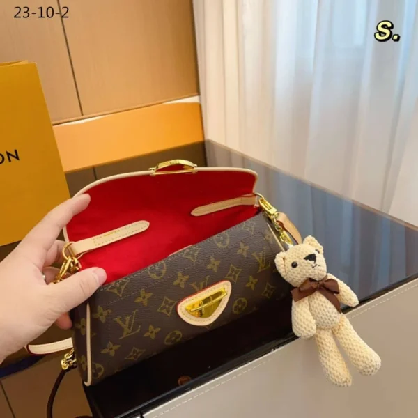lvb02-4-3-d577be65f14f.webp Louis Vuitton Monogram Beverly Pochette Brown 25Cm, Designer Handbags, Womens Purse, luxury bags