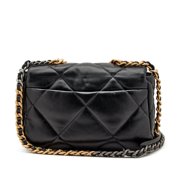 mrkt-cw2dx-t3-02-scaled-1.webp Black Quilted Lambskin Medium Chanel 19