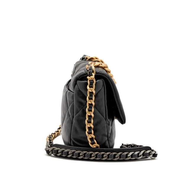 mrkt-cw2dx-t3-03-scaled-1.webp Black Quilted Lambskin Medium Chanel 19