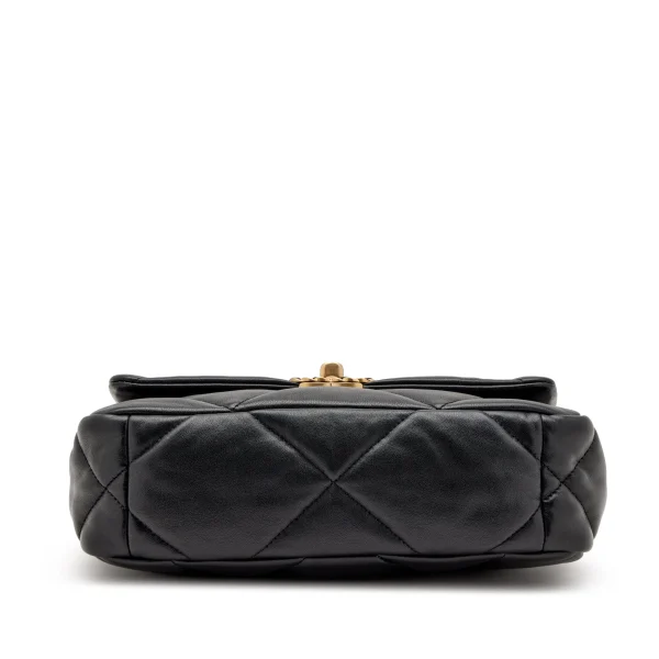 mrkt-cw2dx-t3-05-scaled-1.webp Black Quilted Lambskin Medium Chanel 19