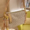 oardefault-885fa213b0d4.webp Louis Vuitton Side Trunk MM Monogram Emblème Peuplier Motif 23.5cm M2A145