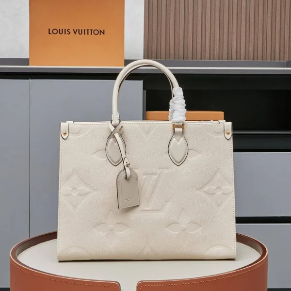 photo_2_2025-06-19_08-43-48-84298069bdfb.webp Louis Vuitton LV Onthego MM Tote Bag Monogram Beige 35cm M46531, Designer Handbags, Womens Purse, luxury bags