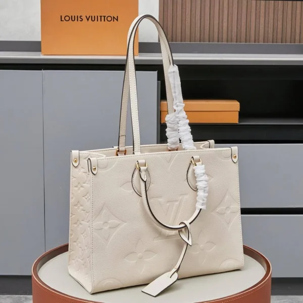 photo_5_2025-06-19_08-43-48-871719745902.webp Louis Vuitton LV Onthego MM Tote Bag Monogram Beige 35cm M46531, Designer Handbags, Womens Purse, luxury bags