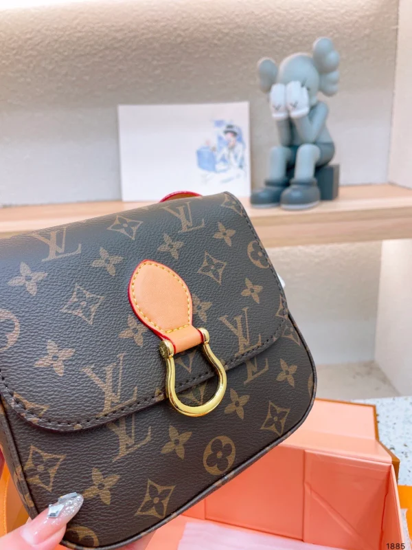 py6DdgF-8ad66d89df56.webp Louis Vuitton Monogram Canvas Saint Cloud Bag 18Cm, Designer Handbags, Womens Purse, luxury bags